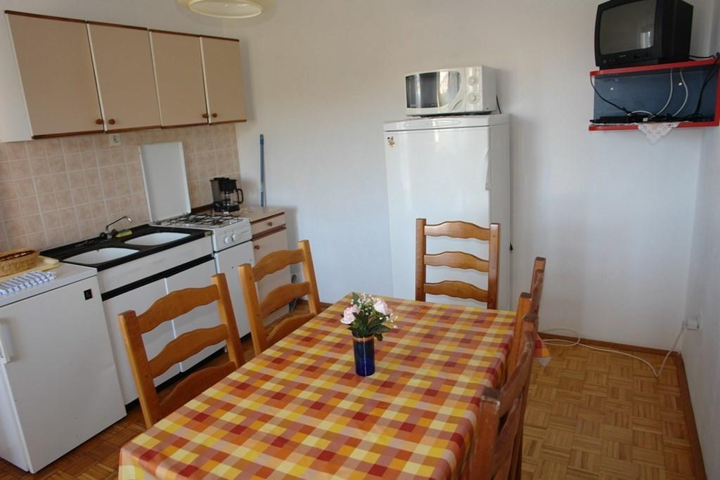 Beautiful Apartment In Crikvenica With Kitchen Camera foto